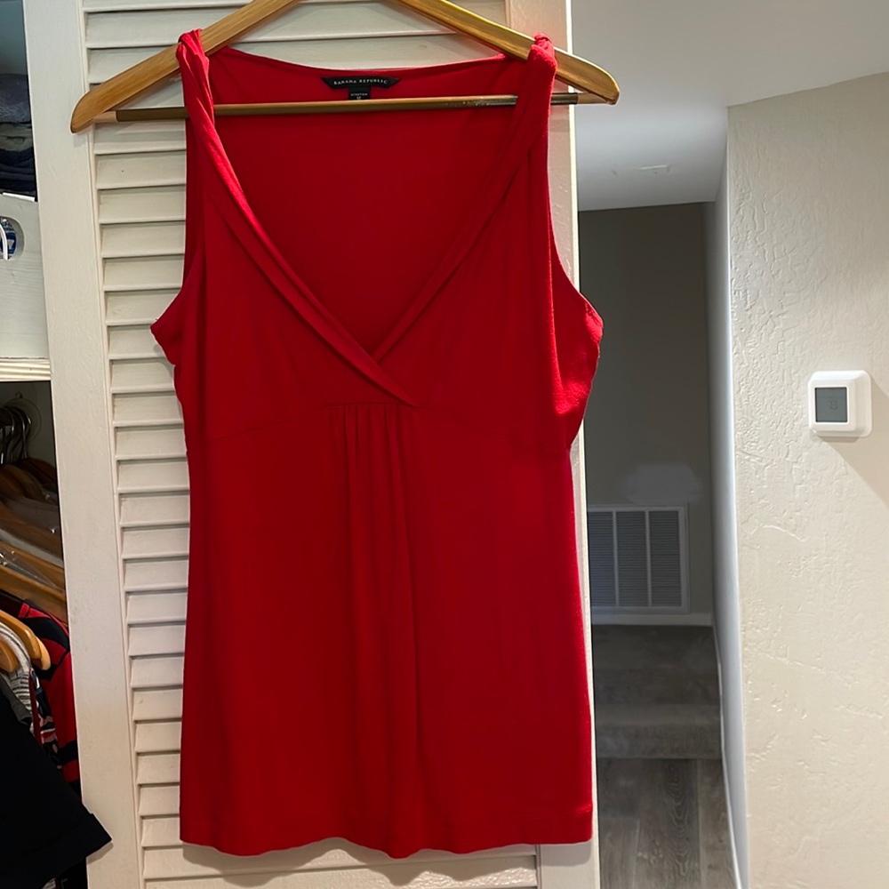 Banana Republic red sleeveless V-neck top